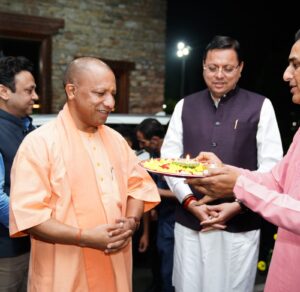 उत्तराखंड पंहुचे योगी आदित्यनाथ