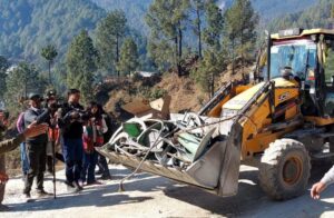 Uttarkashi - सिलक्यारा सुरंग में जारी रेस्क्यू अभियान में आई बड़ी रुकावट, पढ़िए पूरी खबर