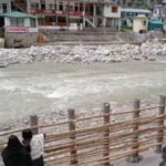 गंगोत्री धाम में स्नान घाट बंद करने पर तीर्थ पुरोहितों का विरोध, प्रशासन पर जिम्मेदारी से बचने का आरोप