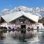 कर्णप्रयाग में बवाल: हेमकुंड साहिब यात्रा से लौट रहे श्रद्धालुओं और स्थानीय लोगों में झड़प, कई घायल