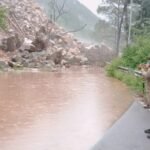 उत्तराखंड में बारिश का कहर: 132 सड़कें बंद, गंगा चेतावनी निशान से ऊपर