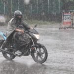 उत्तराखंड में फिर बदला मौसम, बारिश से गिरा तापमान; पिथौरागढ़-बागेश्वर में ऑरेंज अलर्ट