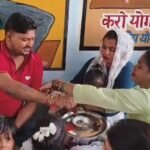 जेल की सलाखों के बीच भी कायम रहा भाई-बहन का प्यार, राखी बांधते ही छलक पड़ीं आंखें