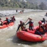 मुनि की रेती में गंगा की लहरों पर लौटा रोमांच, नए राफ्टिंग सीजन का शुभारंभ