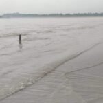 ऋषिकेश में मूसलाधार बारिश से गंगा उफान पर, चेतावनी रेखा के बेहद करीब पहुंचा जलस्तर